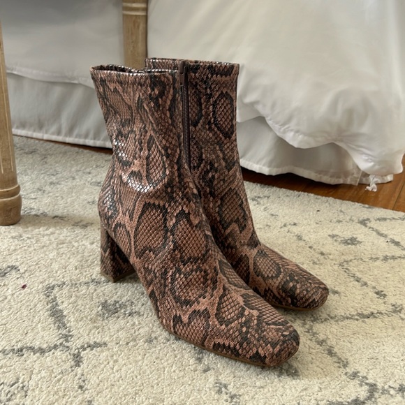 Steve Madden Snake Skin Booties - Picture 1 of 3